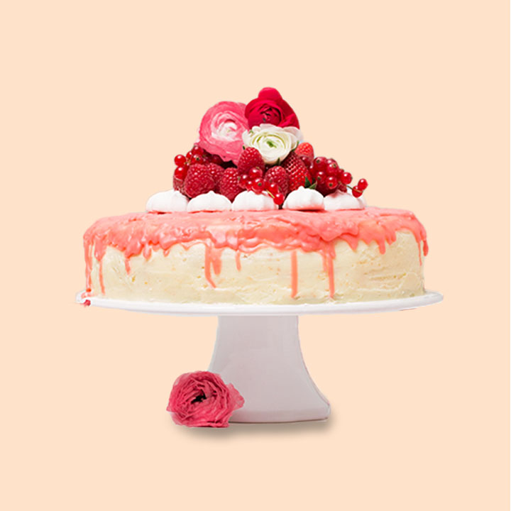 Joghurt-Erdbeer-Drip-Cake